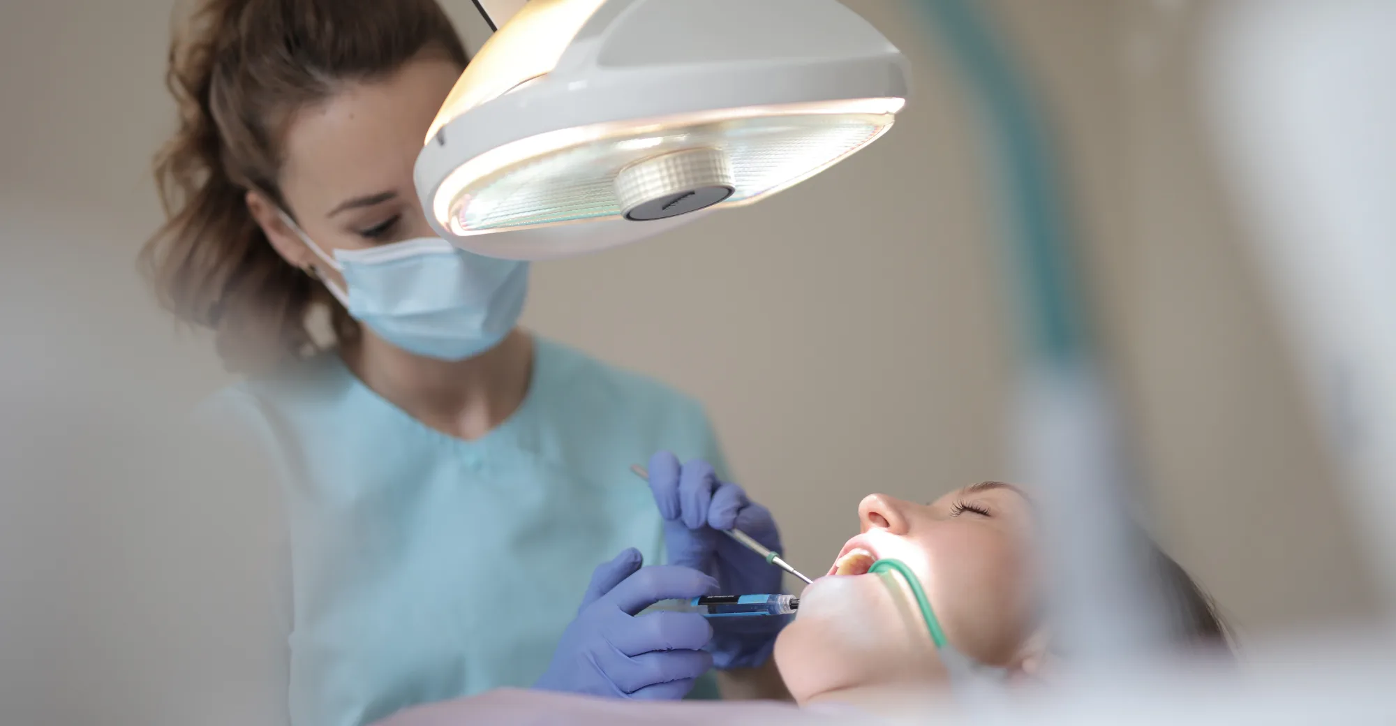 Descubre cómo la sedación consciente puede atraer más pacientes, reducir cancelaciones y aumentar la rentabilidad de tu clínica dental.